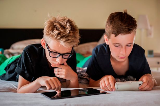 Top technology teacher warns rapid-fire algorithms is rewiring children's brains