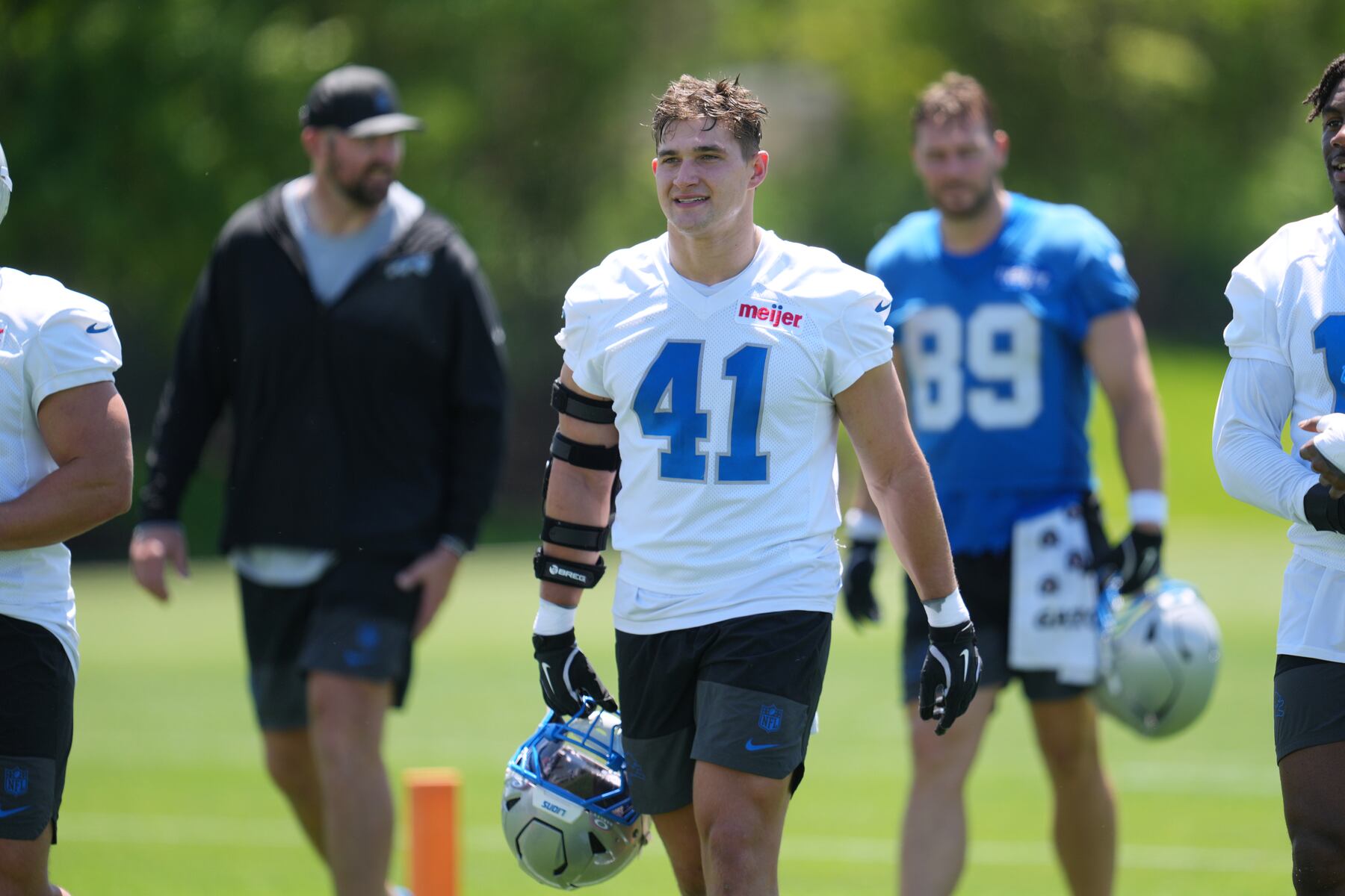 After missing most of camp, Lions rookie LB is ‘feeling good and ready to go’