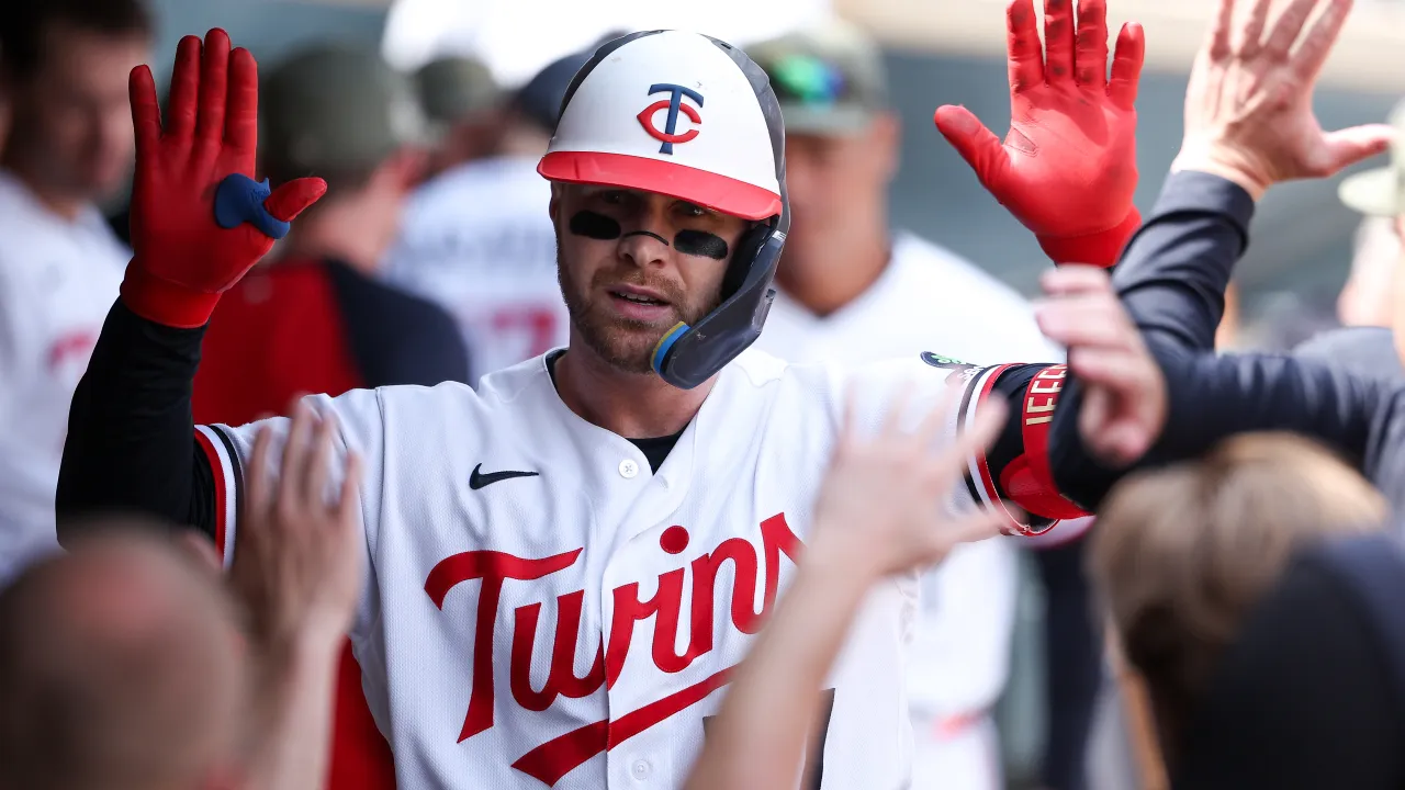 Twins predicted to re-sign .872 OPS catcher Yankees may want in free agency