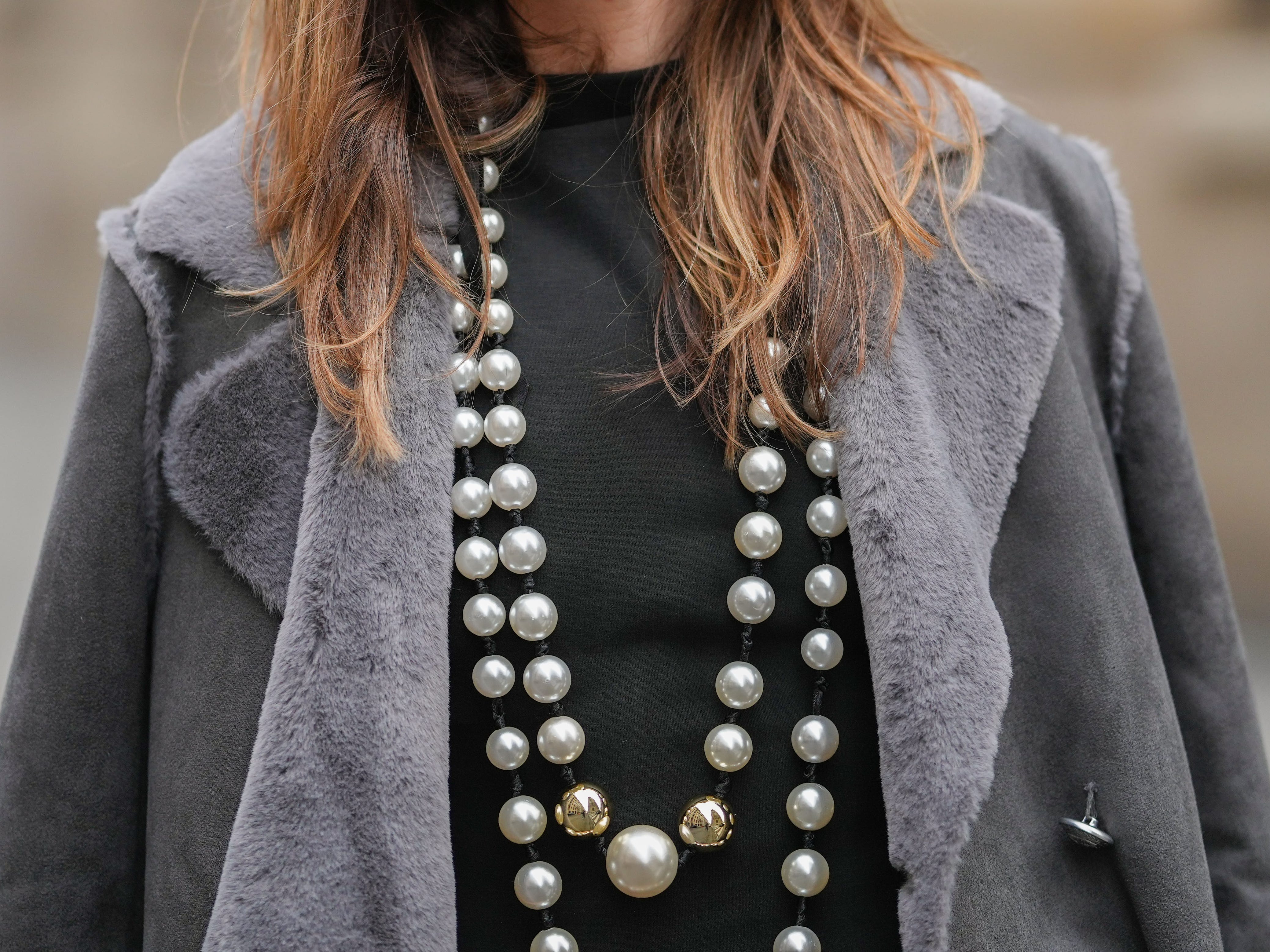 5 jewelry trends that are in right now and 4 that are out, according to jewelers and stylists