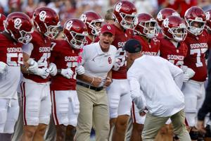 Brent Venables covets 'cleanliness and discipline' from OU football's defense in Michigan matchup