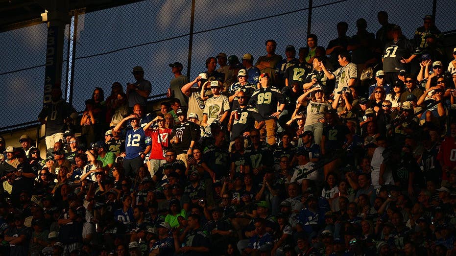 New video shows what led up to Patriots fan fighting multiple Seahawks fans at NFL opener