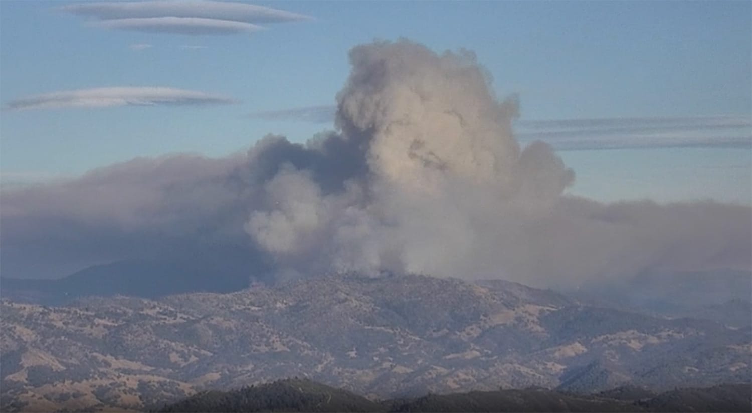 Mendocino's Lucas Fire Tops 1,000 Acres, Spreads Into Lake County