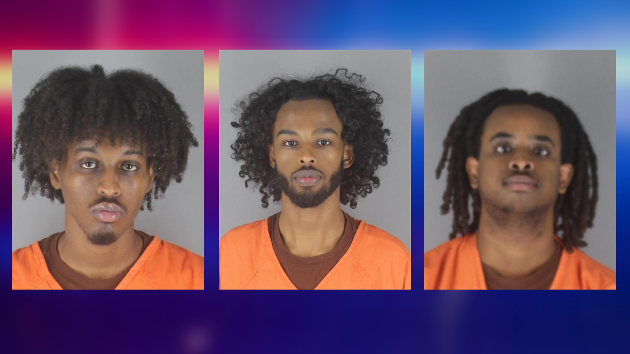 3 men charged after guns drawn at Mall of America