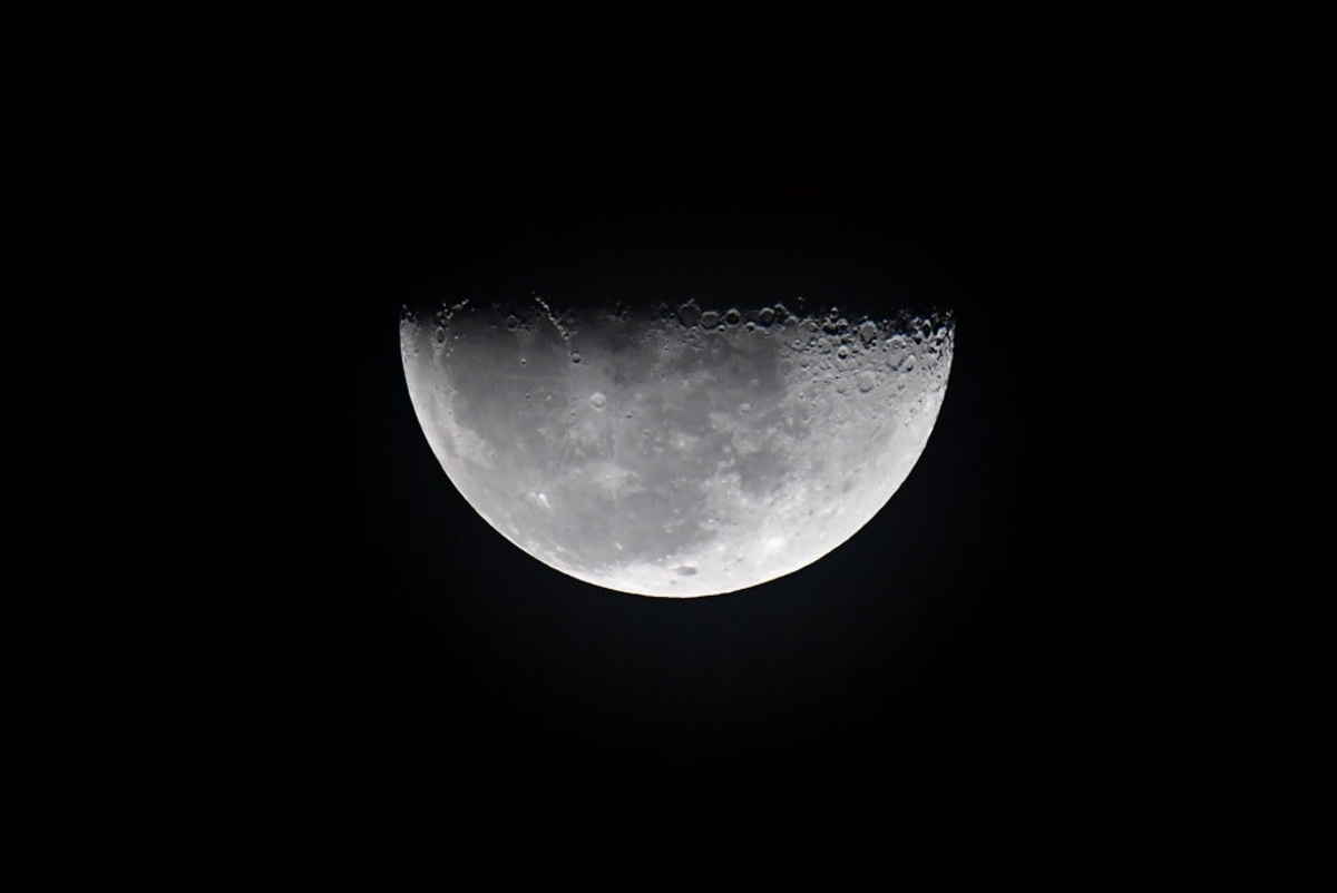 Moon Race Data Divide: NASA Equips Artemis Nations, China Builds Rival System