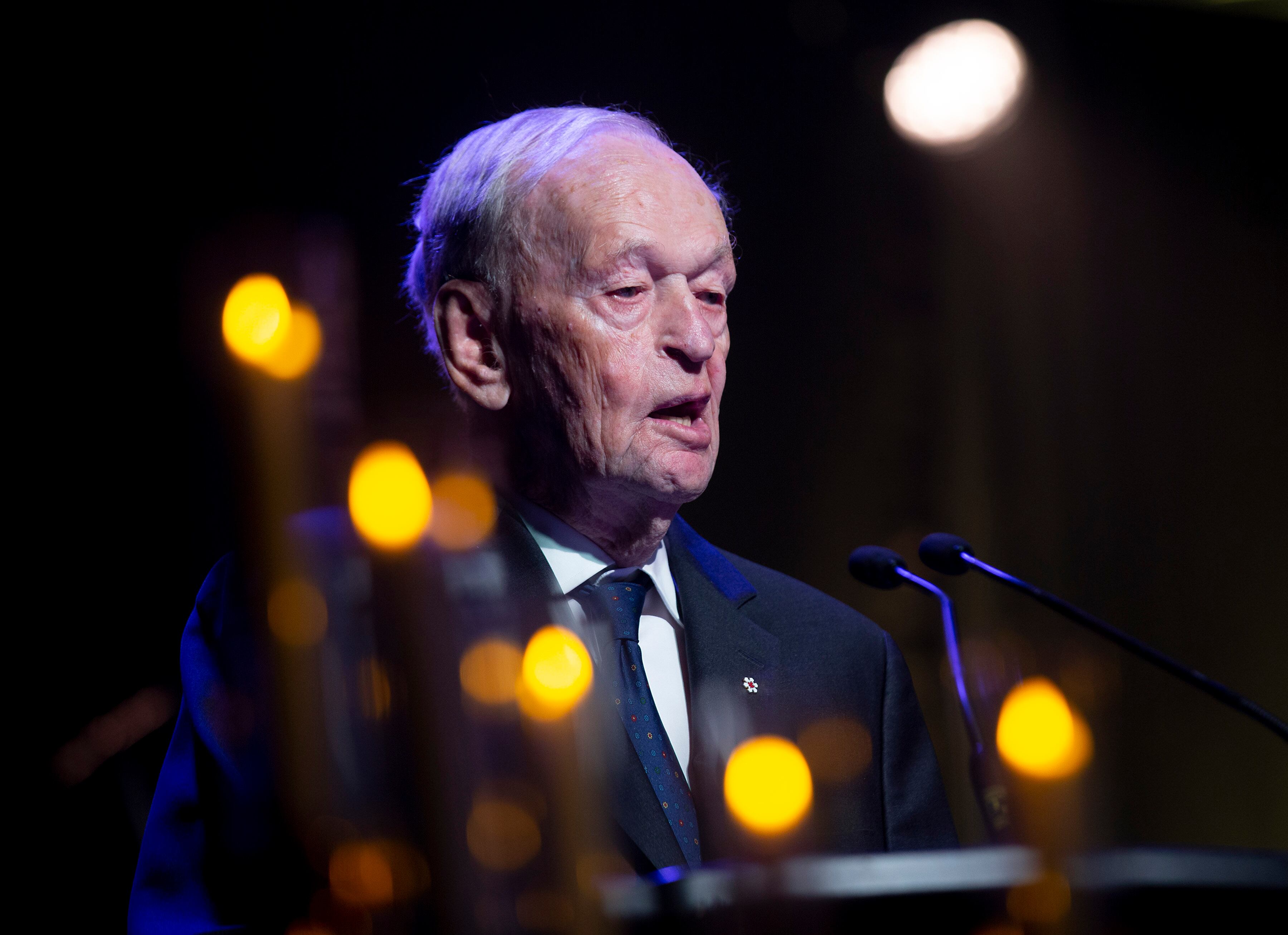 Chrétien touts Canada’s values, strength in speech at 9/11 ceremony in Gander