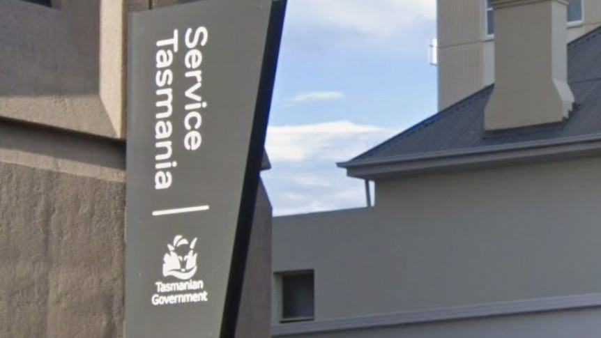 Service Tasmania contact centre cuts will fuel digital divide, MP says