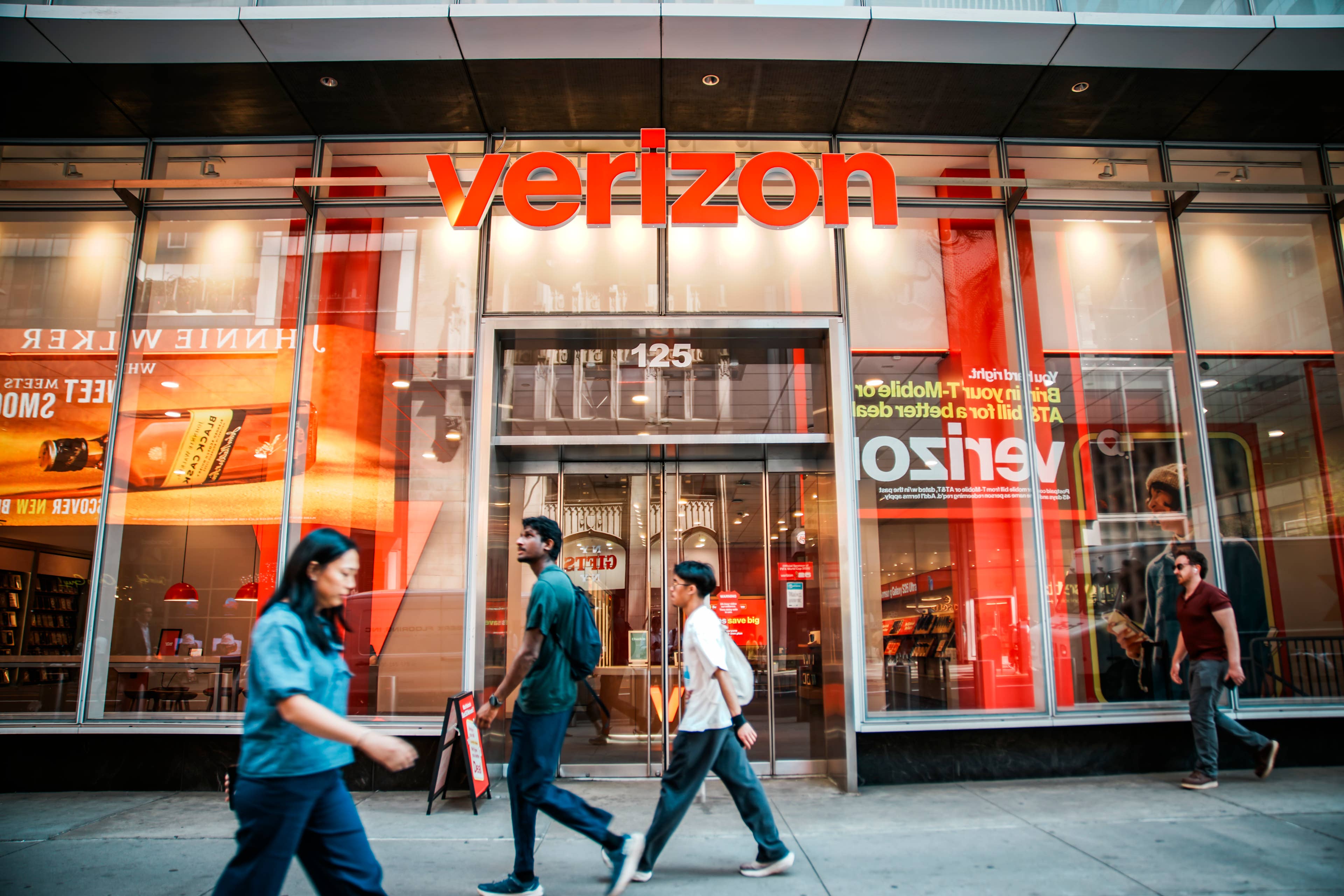 Verizon scales back a perk that keeps prices low for customers
