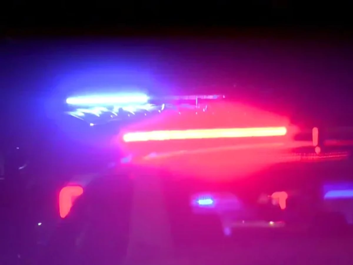 Police: Woman stabs man in Fort Lauderdale