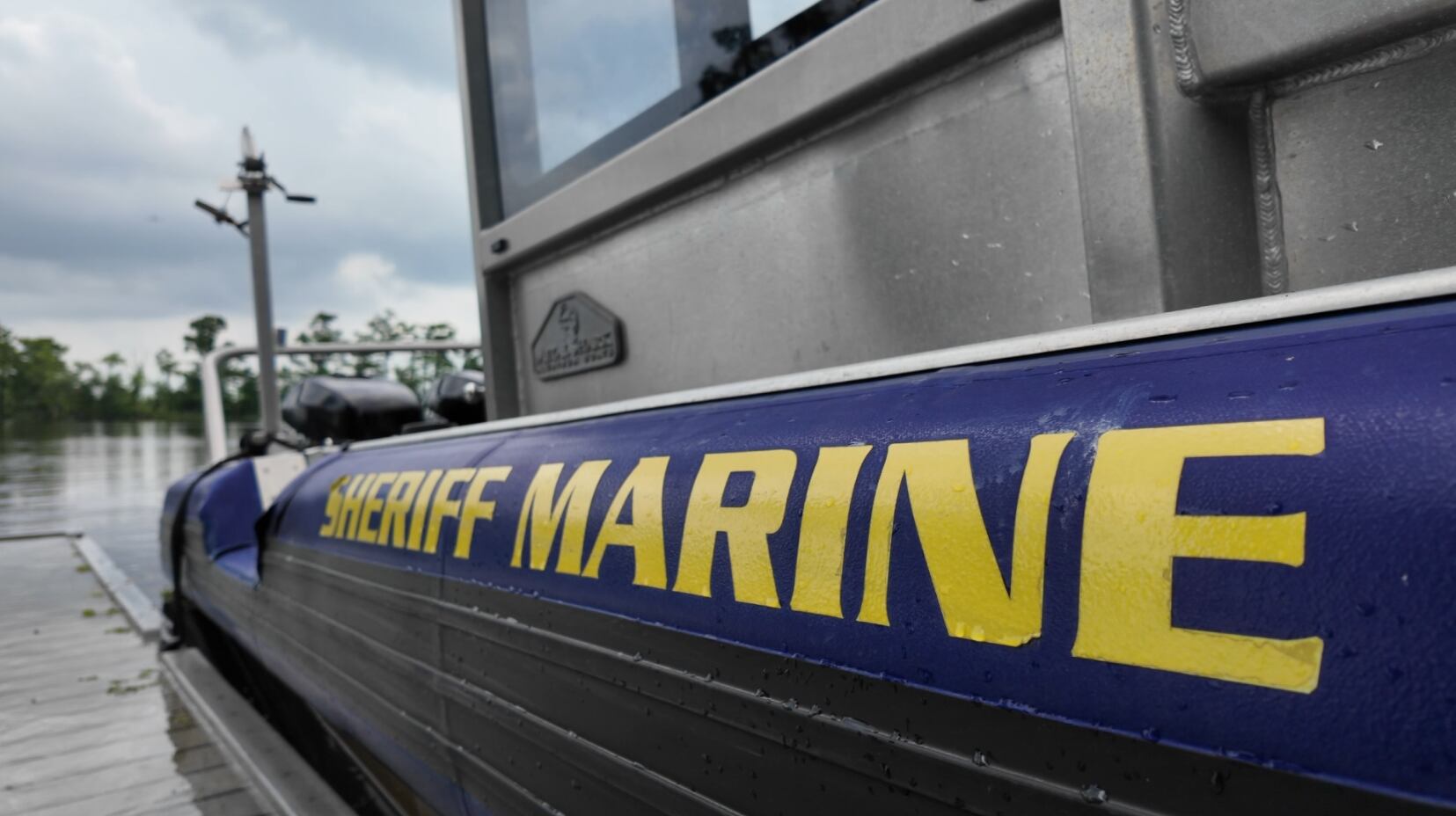 Body of 16-year-old recovered after boat flips in pond, deputies say