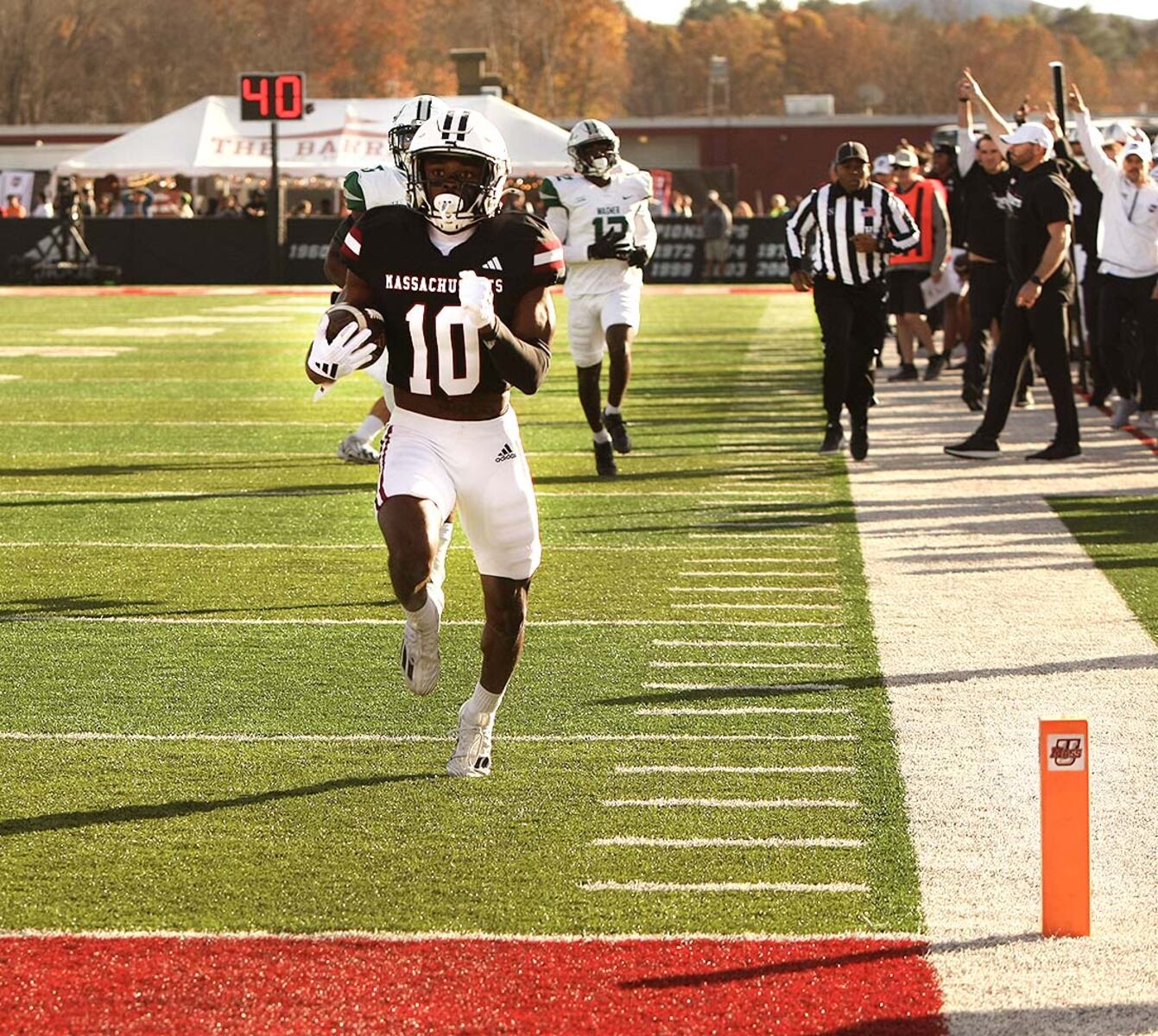 UMass football sprints past Sacred Heart in home opener