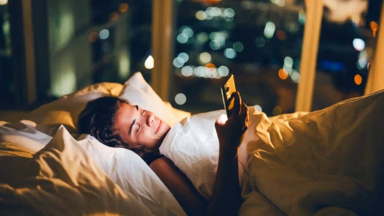 Nighttime light exposure may change heart structure and function, study finds