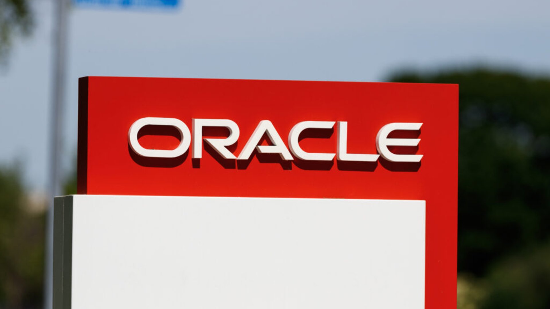 How To Earn $500 A Month From Oracle Stock Ahead Of Q1 Earnings