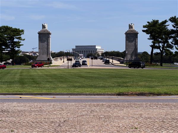 Editorial: Speak out on arch