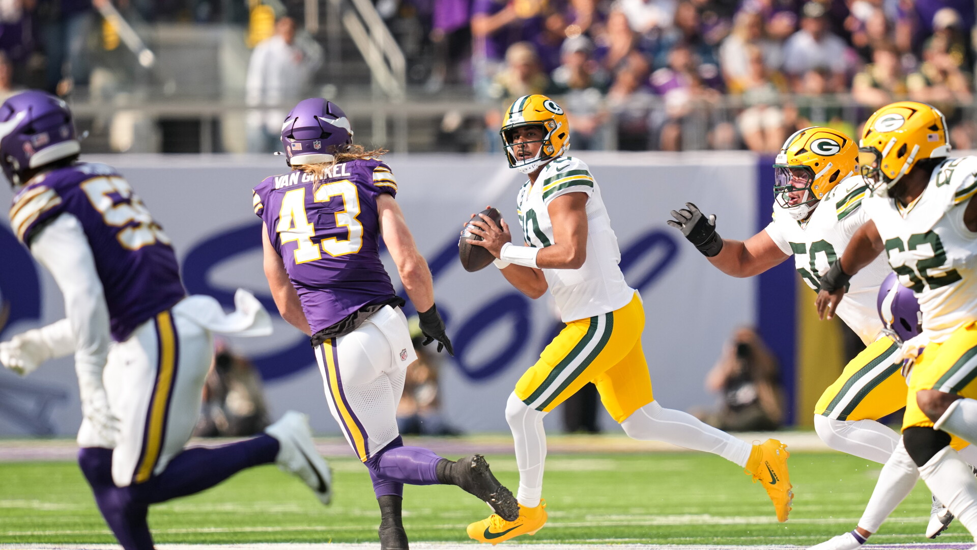 Jordan Love throws 81-yard TD to Christian Watson, Packers lead 9-0