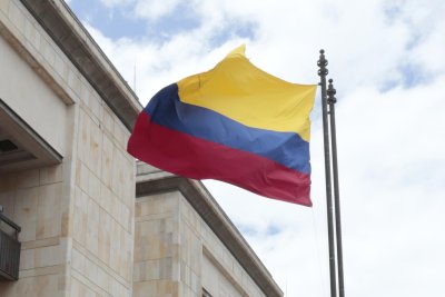 Search underway for missing plane in Colombia; 5 aboard