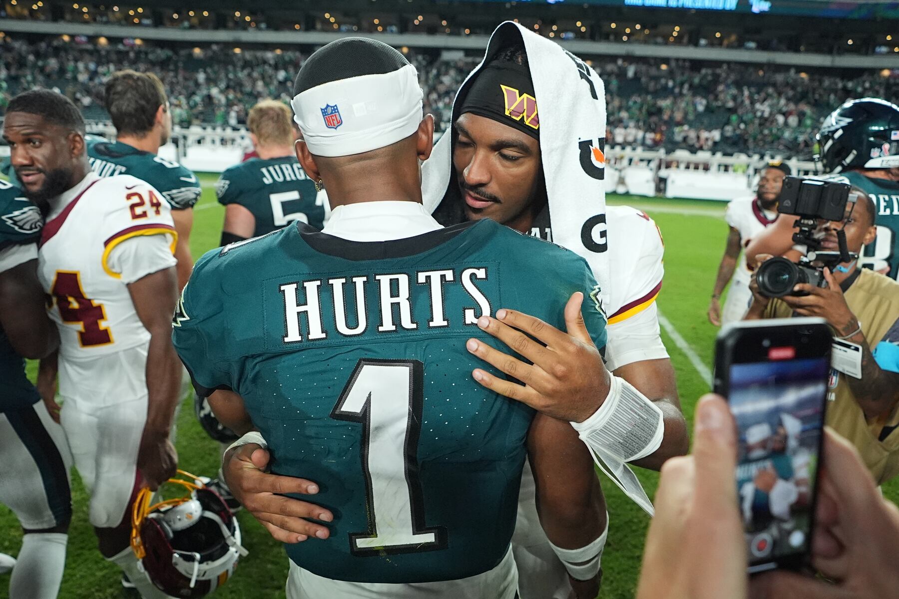 Jalen Hurts shows love to Jayden Daniels after another NFC East clash