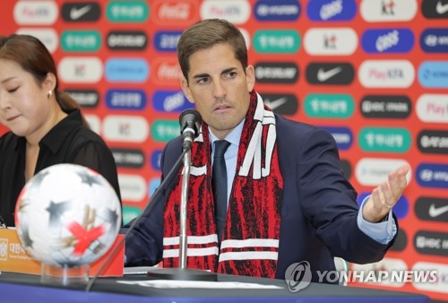 (LEAD) Dozen K Leaguers named to Moreno's 1st S. Korean squad