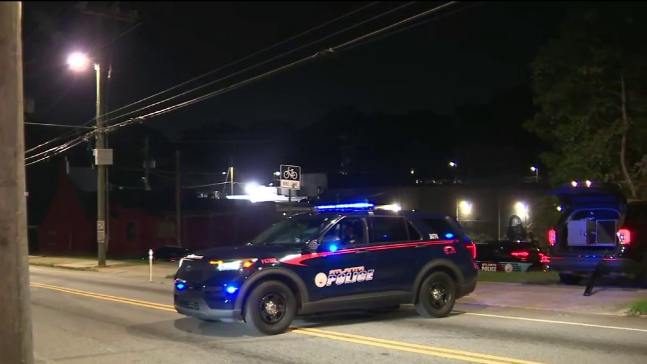Search for gunman underway near Hartford Ave., Sylvan Road in SW Atlanta
