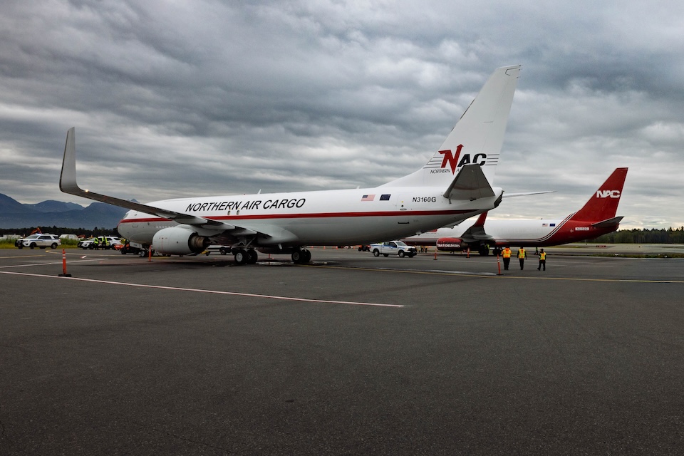 Northern Air Cargo adds retro 737-800 freighter