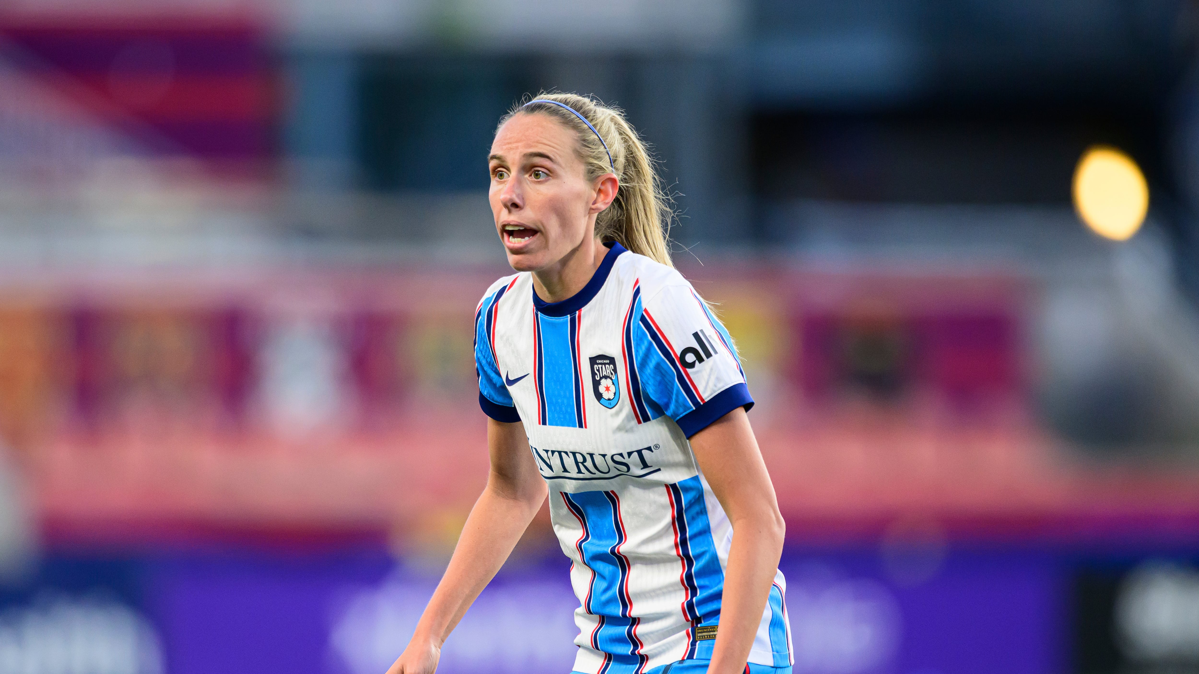 Late goal earns last-place Stars 1-1 draw with Thorns
