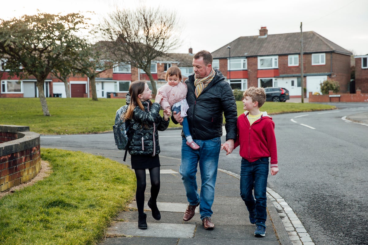 Thousands of working UK parents £20,000 below decent wage level, research finds