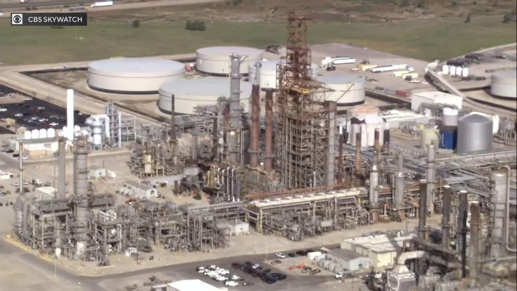 Exxon Mobil refinery in southwest suburban Channahon, Illinois investigating Sunday power outage