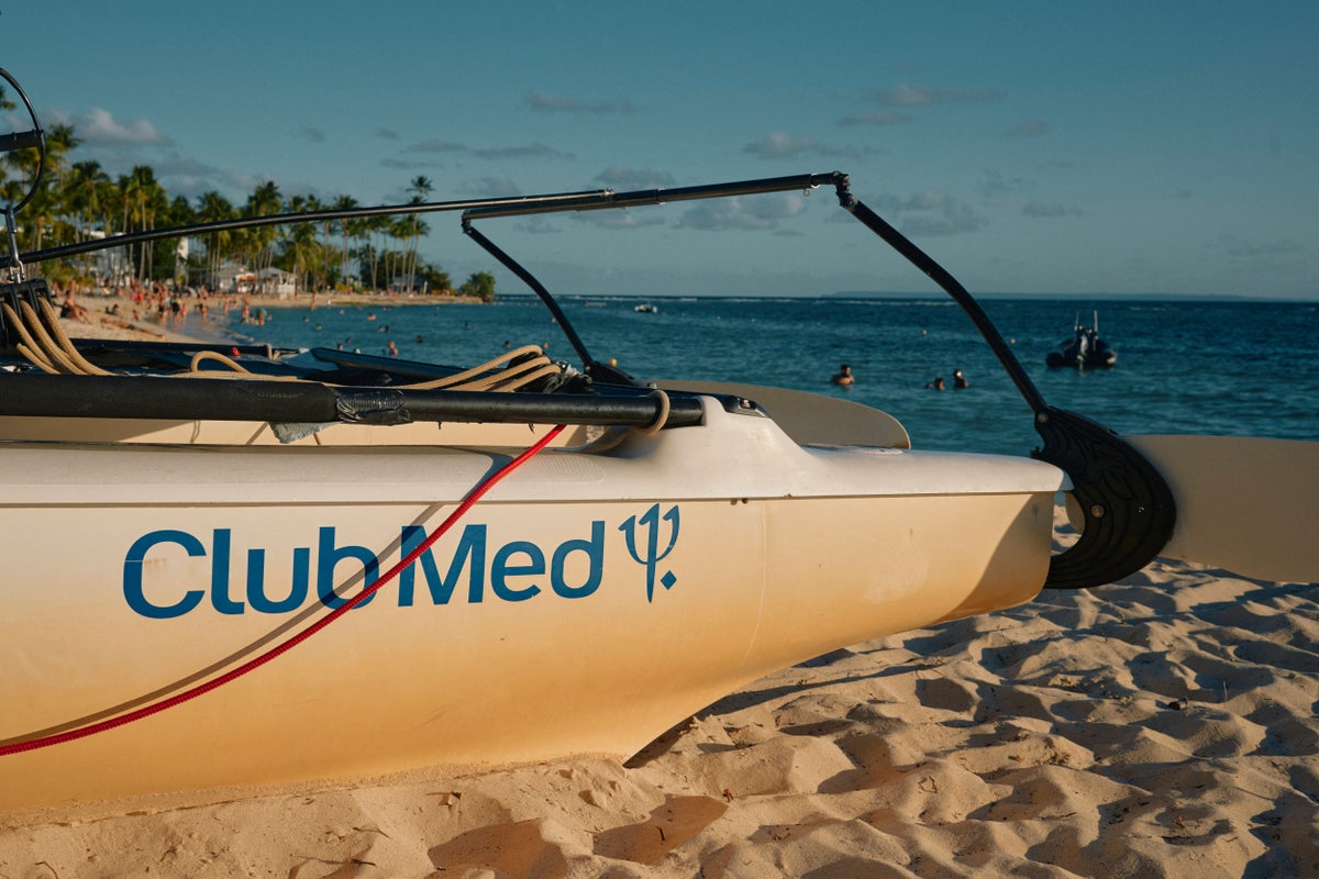 Tourist claims shark attack treatment at Club Med resort was delayed over insurance issues: lawsuit