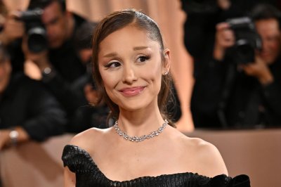 'Sunday in the Park with George' delayed after Ariana Grande exit