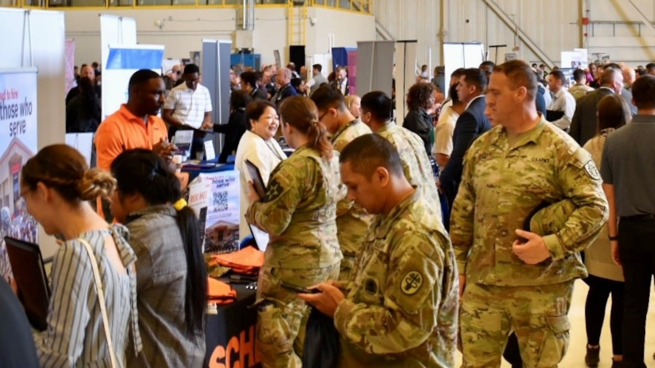 Major city sets 10% veteran and military spouse hiring target for some companies