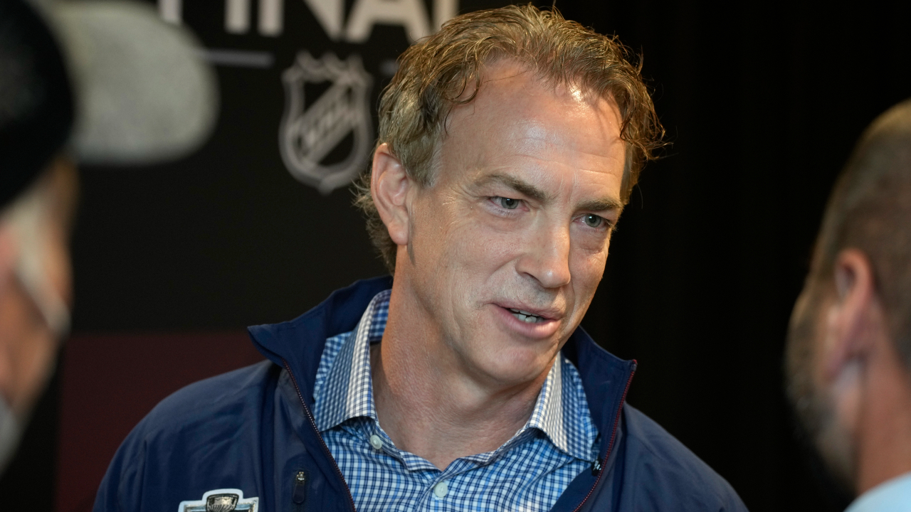 Report: Avalanche’s Joe Sakic to remain full-time general manager