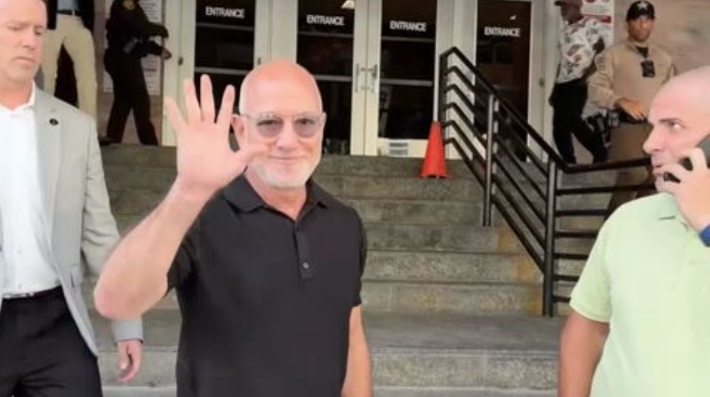 Amazon founder Jeff Bezos spotted at Miami-Dade courthouse for jury duty