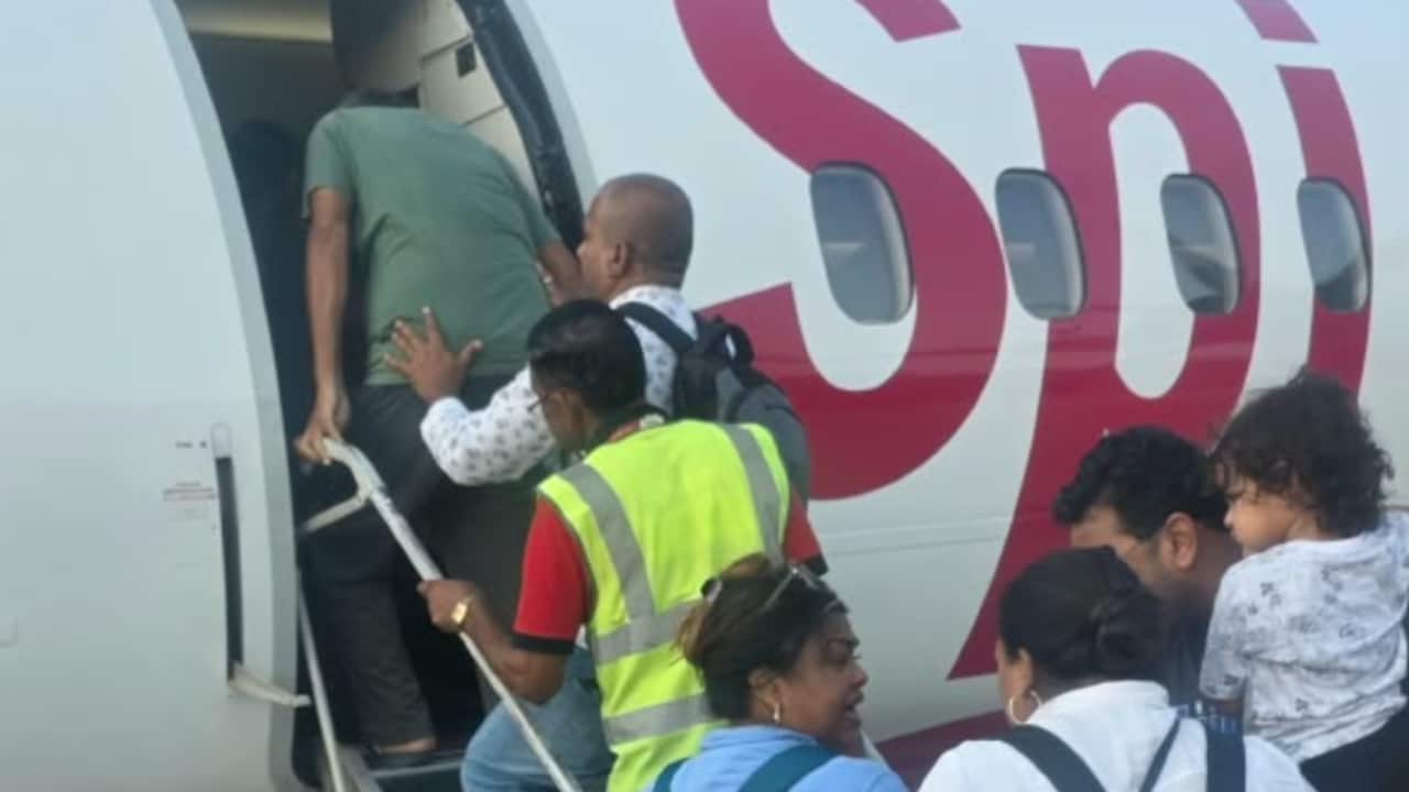 SpiceJet Passengers Complain Of AC Malfunction, Airline Denies Charge