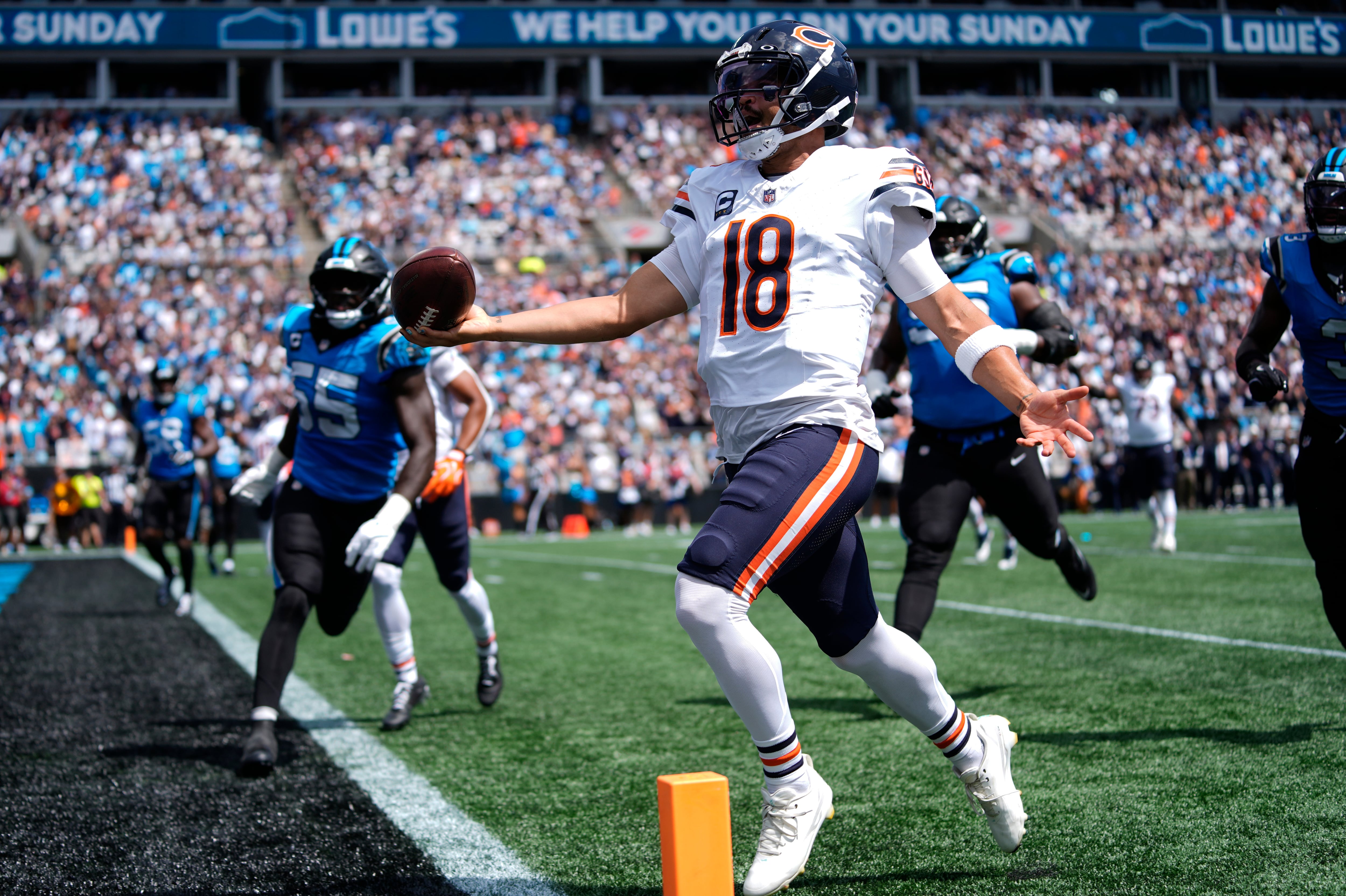Bears score 59 points in opening win despite quiet days for a couple of Williams' top targets