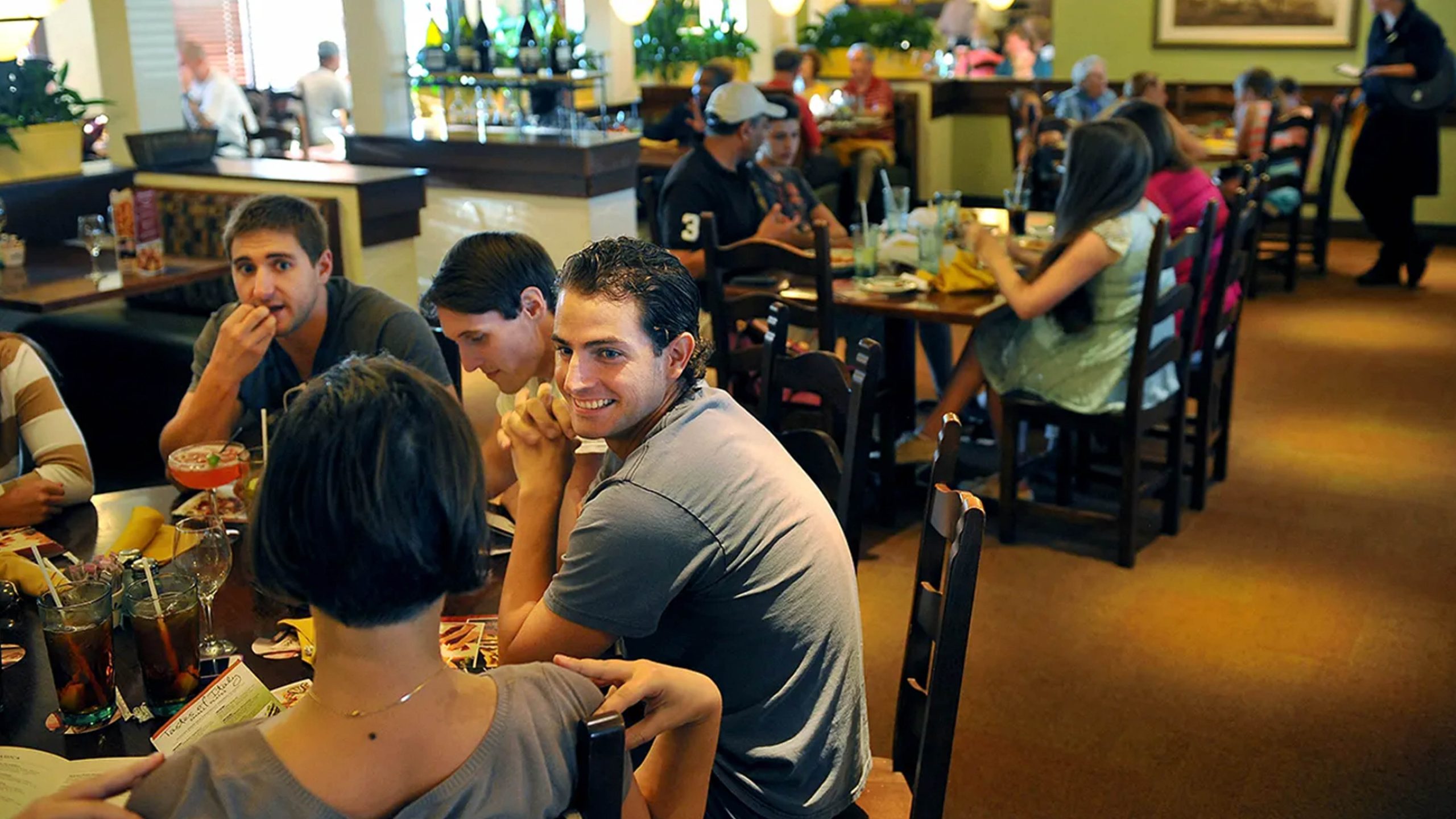 Baby boomers crown their favorite casual dining chain as Gen Z chooses a different winner