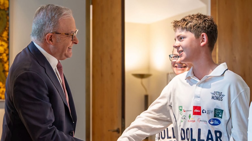 A 500km walk has paid off for a 12-year-old determined to meet the PM