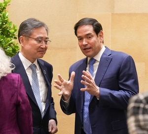 Cho-Rubio meeting in works as Hormuz deployment tensions mount