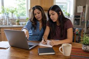 How to Choose a College With the Highest Long-Term Value