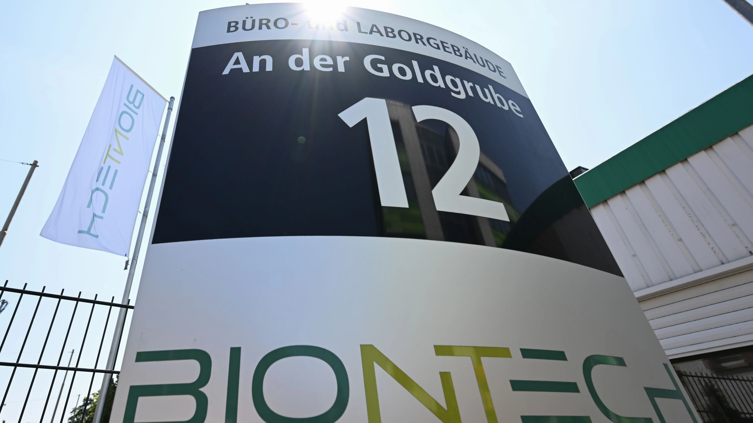 Rhein-Main-Liveblog: Brand in Laborgebäude von Biontech