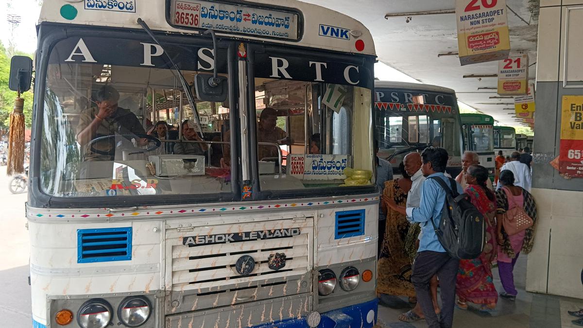 Bag with detonators, gelatin sticks triggers panic on bus at PNBS in Vijayawada