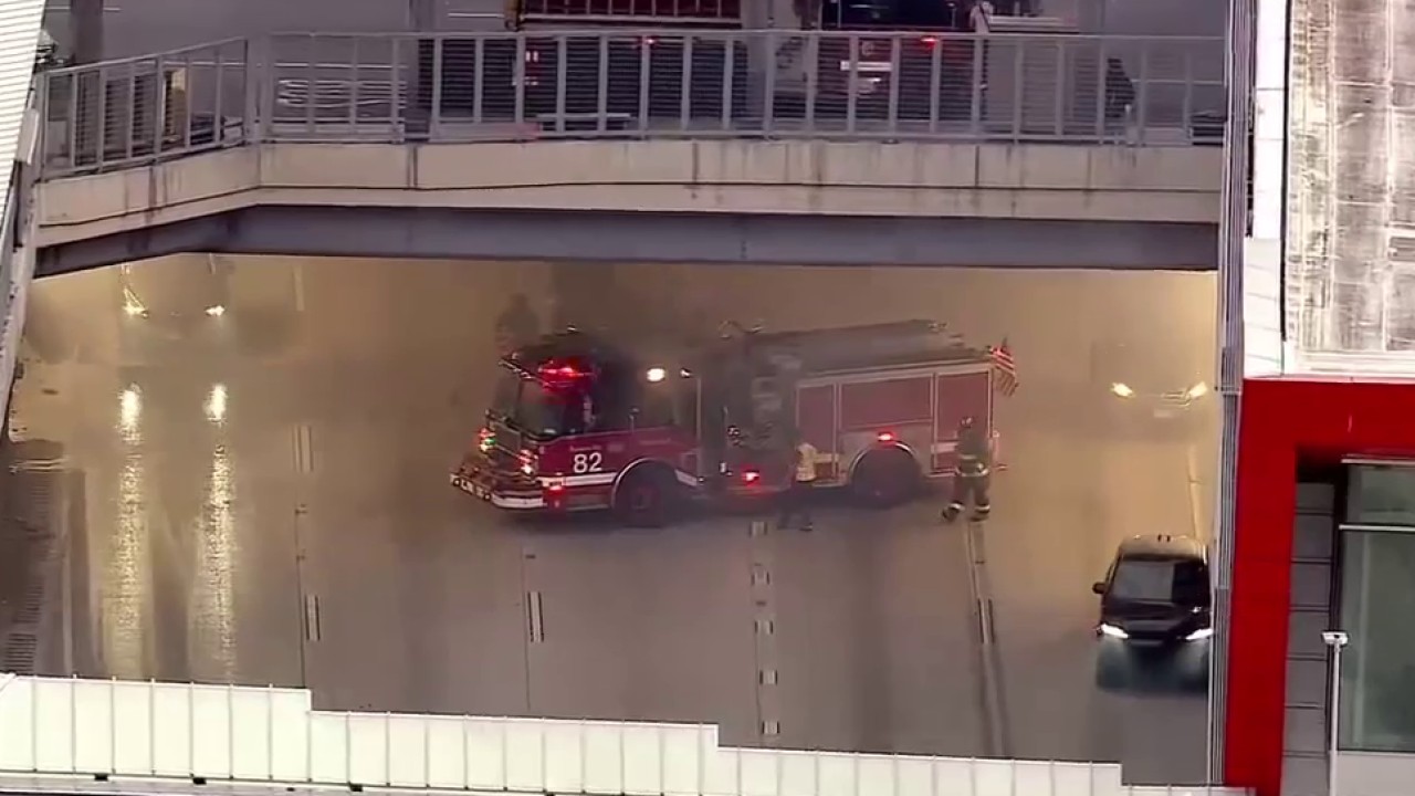 Car fire snarls Dan Ryan traffic during morning rush hour