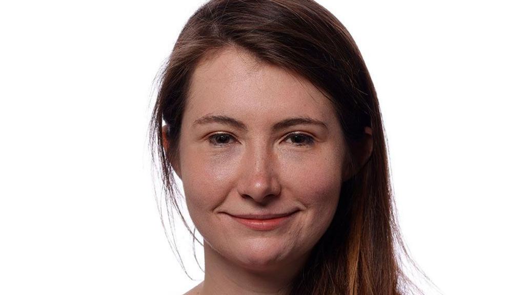 AS Reform Sarah Cooper-Lesadd eisiau symud i Blaid Cymru