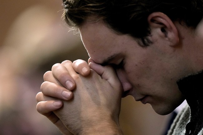 Illinois Assisted Suicide Law Now Paused for Catholic Nuns, Doctors