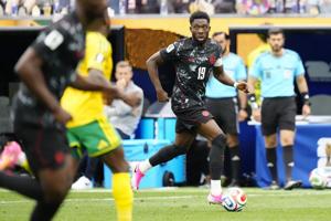 Davies, Crepeau to miss Canada's World Cup homecoming games in Toronto, Montreal