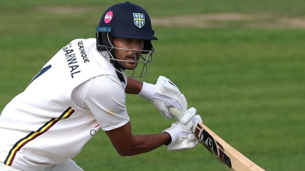 Agarwal stars with 177 as Durham dominate Worcs