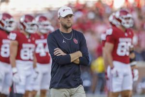 Berry Tramel: Ben Arbuckle is coaching for his job as OU offense struggles