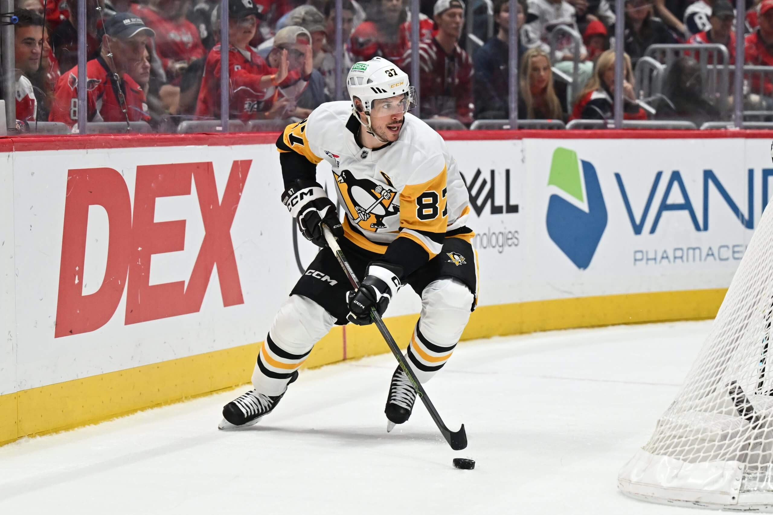 Penguins' Sidney Crosby, 39, isn't sweating contract status and isn't planning to retire soon