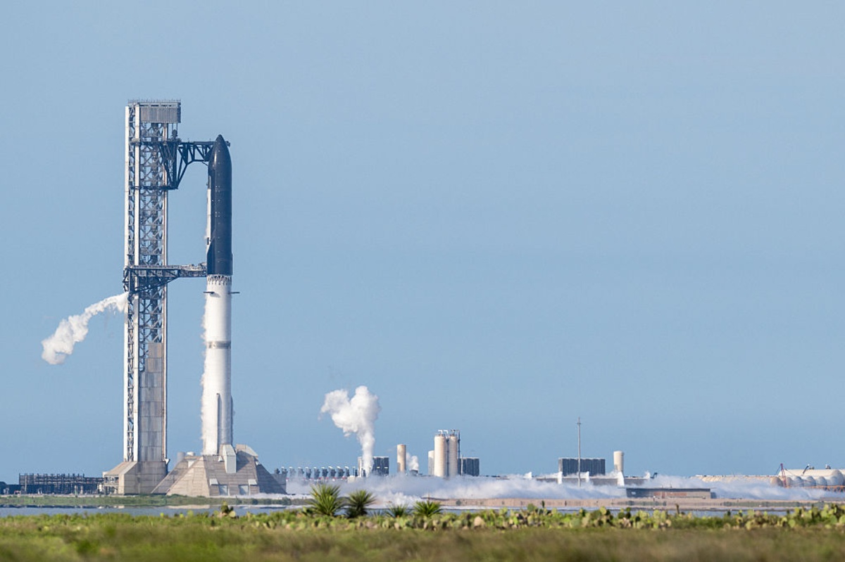 SpaceX Starfall Customer Reveals Starship's 2028 Commercial Launch Date