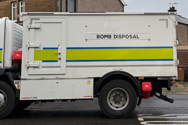 Bomb squad rush to Sheffield street as homes evacuated and 100m cordon in place