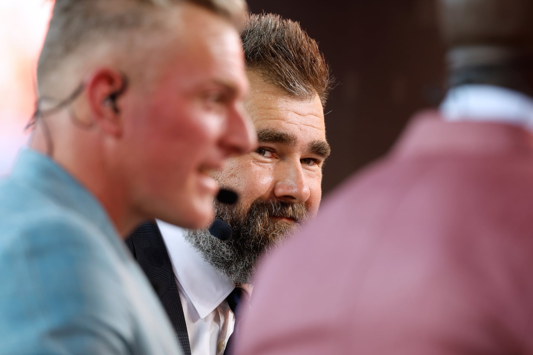 Fans loved Jason Kelce’s look. One detail changed the conversation.